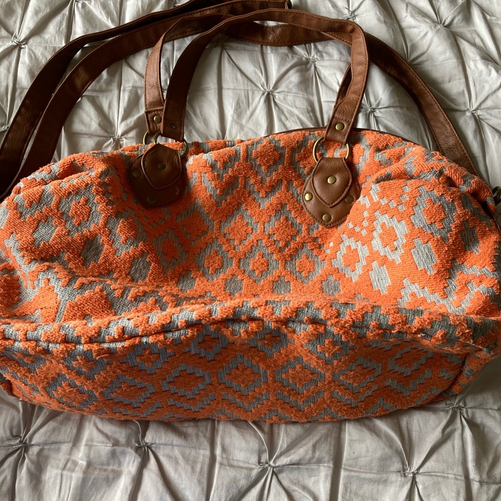 Women’s Mossimo crossbody tote